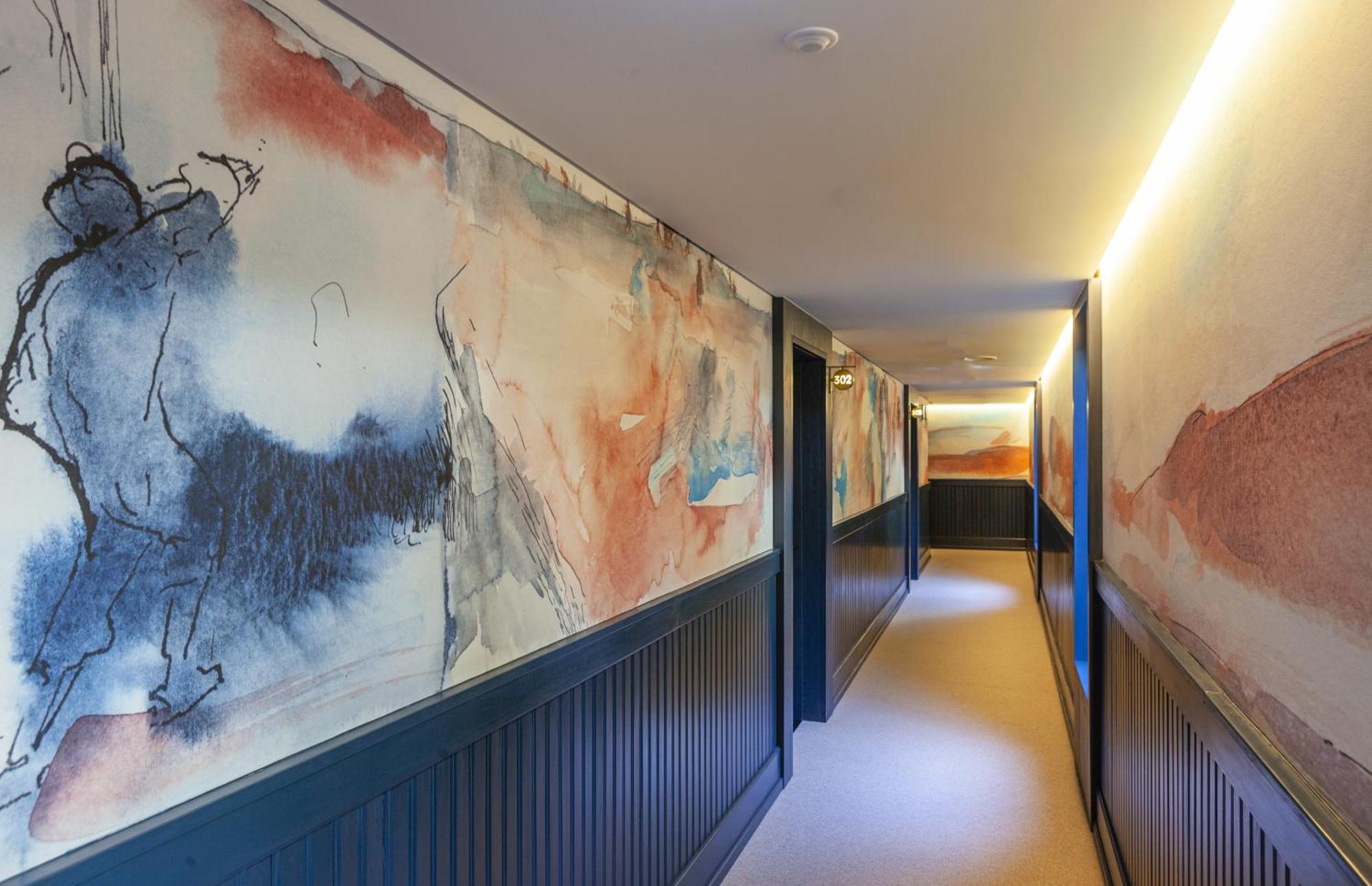Hotel Timbre Virtudes à OOporto Extérieur photo Corridor at the hotel