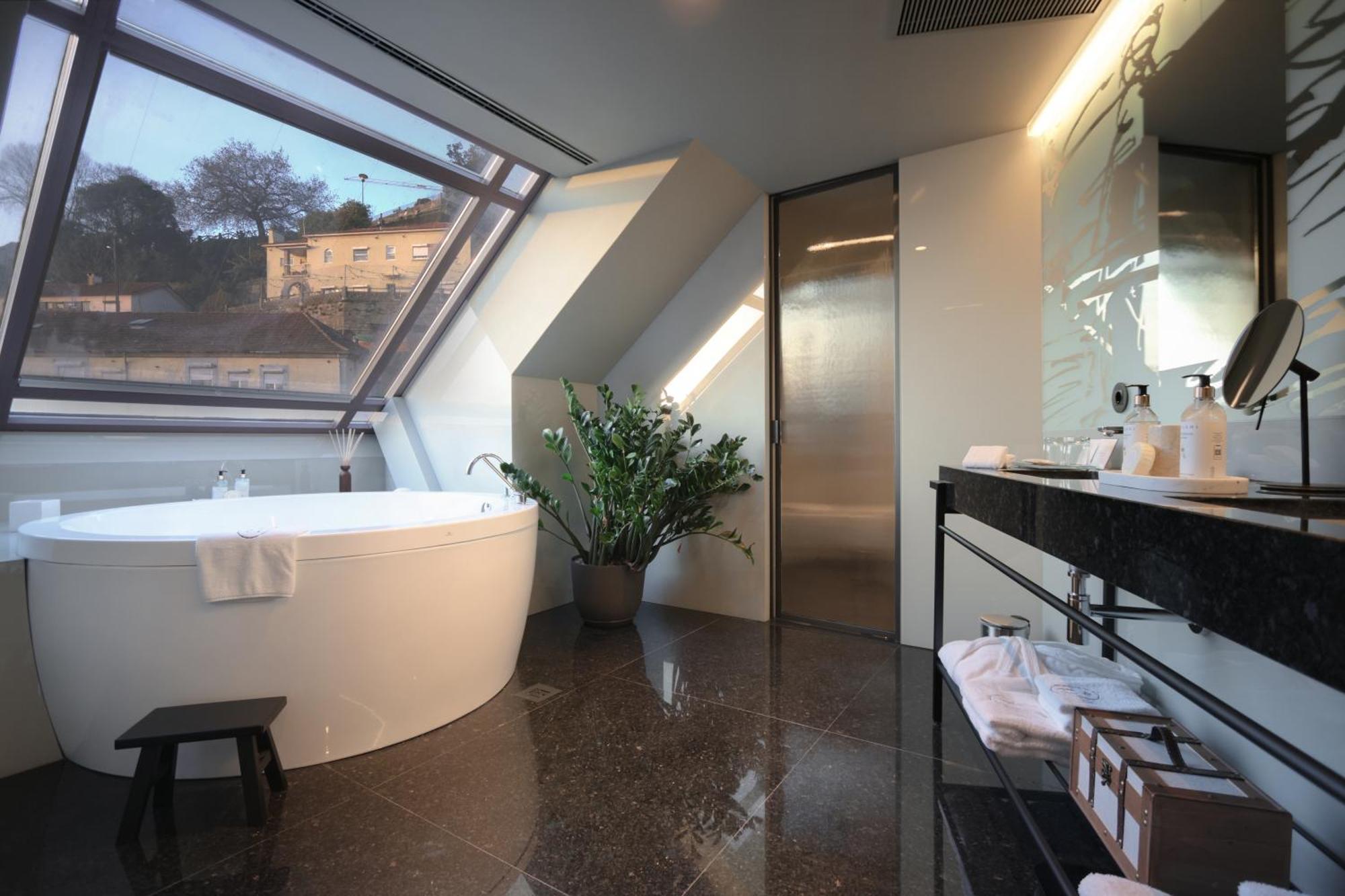 Hotel Timbre Virtudes à OOporto Extérieur photo Bathroom