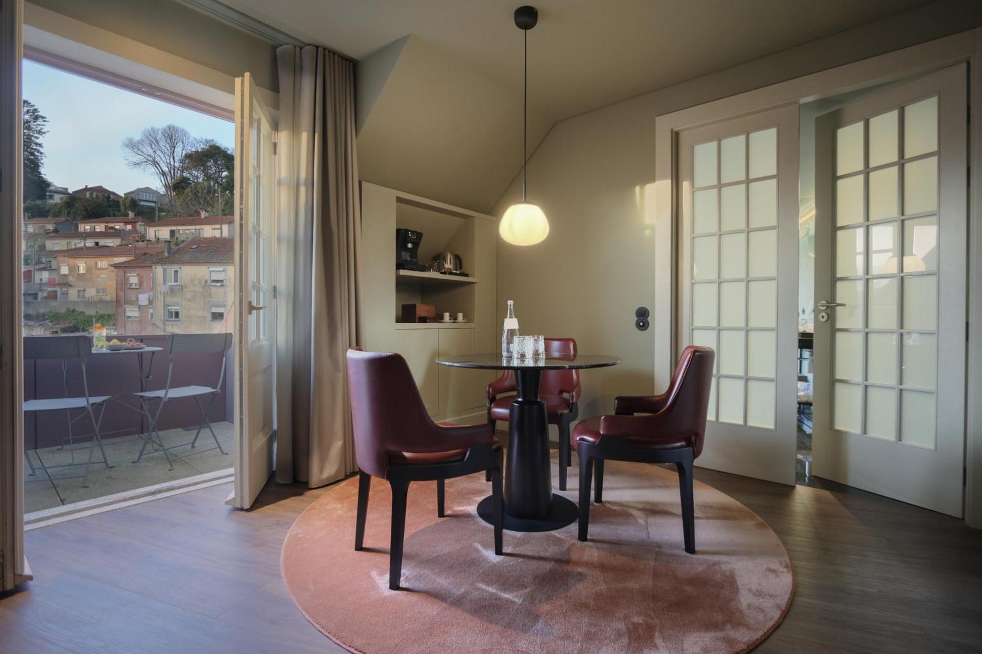 Hotel Timbre Virtudes à OOporto Extérieur photo A suite at the Hotel