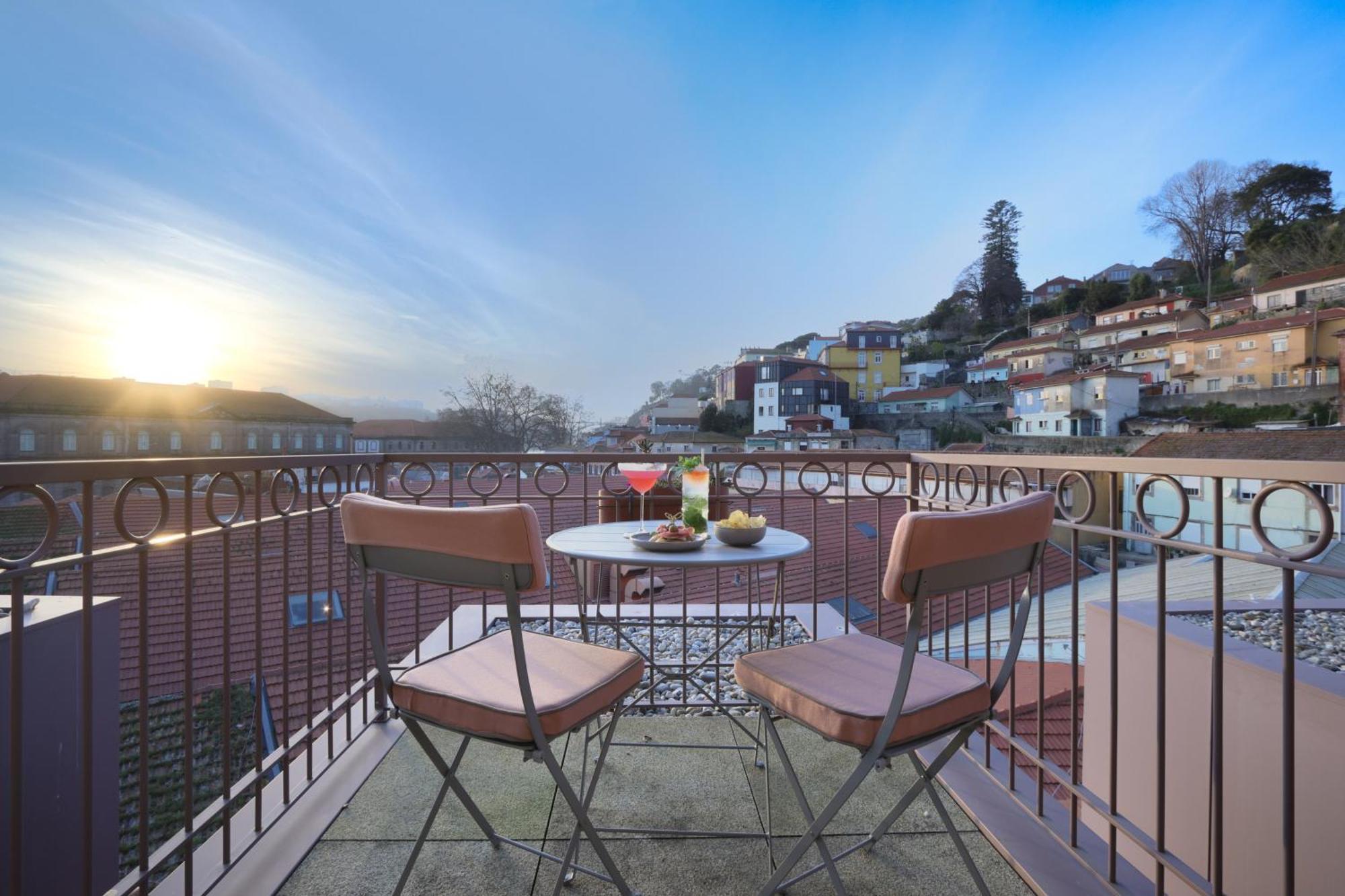 Hotel Timbre Virtudes à OOporto Extérieur photo A balcony